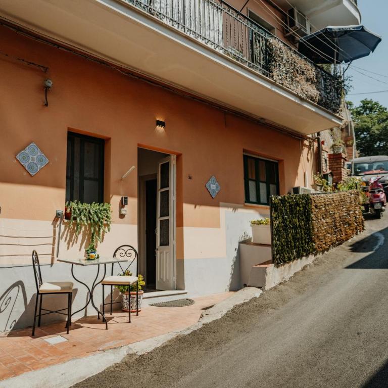 La Maestrina Apartment in Taormina - One-Bedroom Apartment - 11