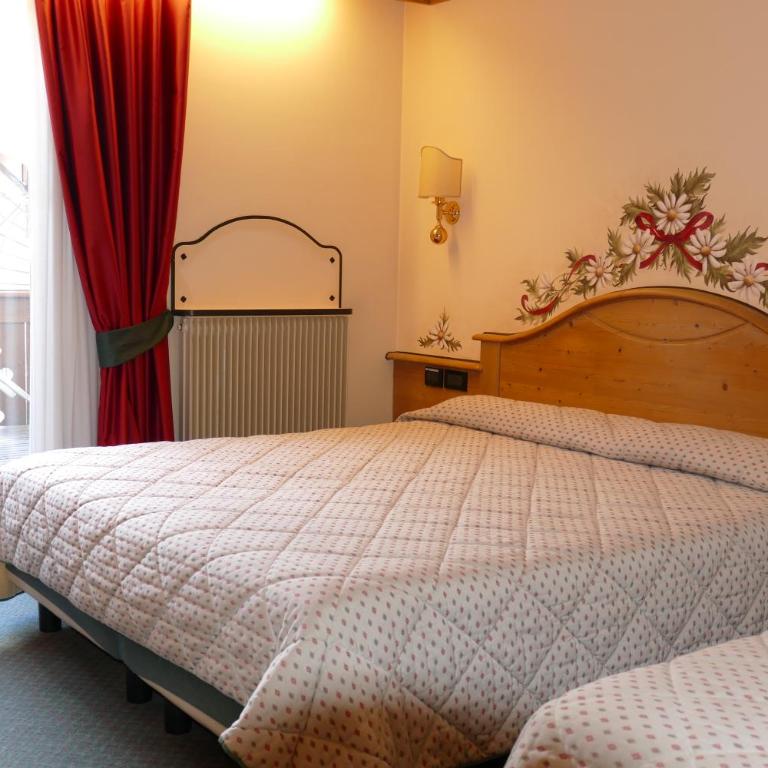 Hotel Garnì La Montanara - Camera Matrimoniale con Letto Supplementare - 3