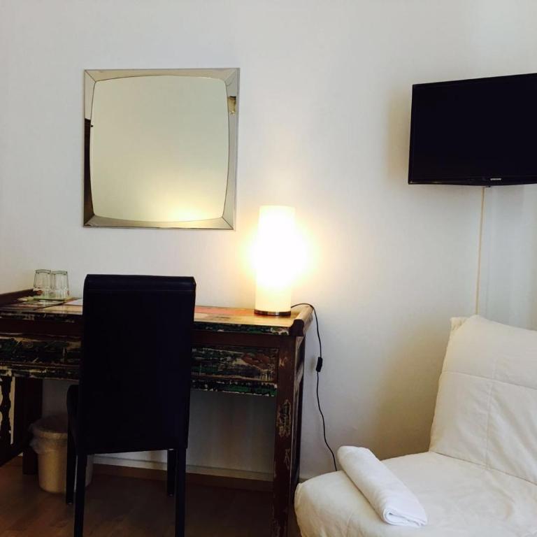 Bottega del Vino Guesthouse - Camera Doppia con Letti Singoli e Bagno in Comune - 5