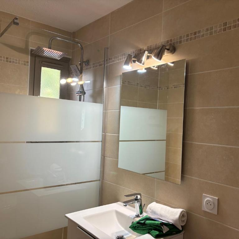 Appartement SABA - Two-Bedroom Apartment with Balcony - 5
