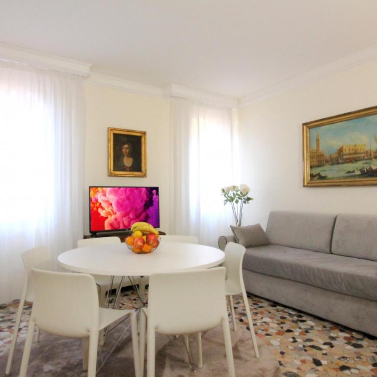 City Apartments San Marco - Appartamento con 2 Camere da Letto - Centro San Marco - 1
