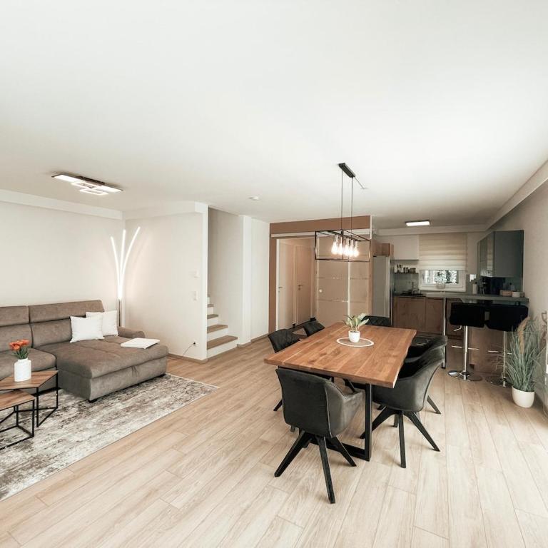 Modern maisonette with big garden in Graz - Apartamento de 3 dormitorios con balcón - 1