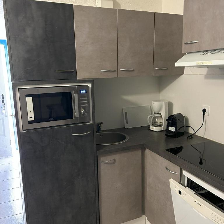 Appartement SABA - Two-Bedroom Apartment with Balcony - 9
