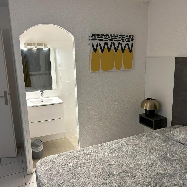 Appartement SABA - Two-Bedroom Apartment with Balcony - 6