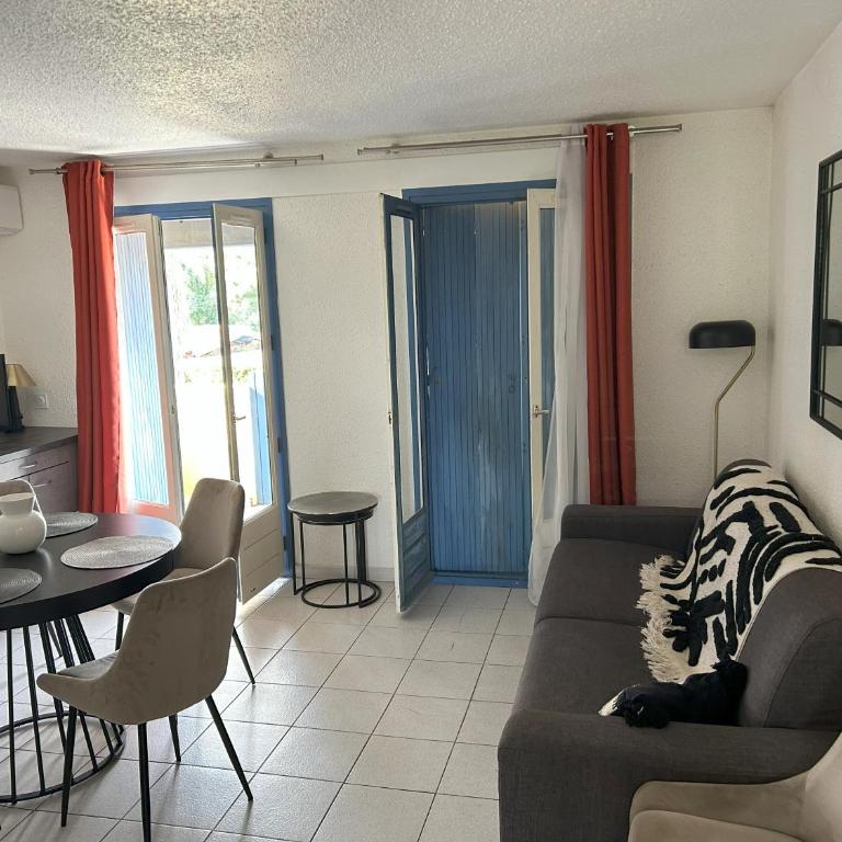 Appartement SABA - Two-Bedroom Apartment with Balcony - 1