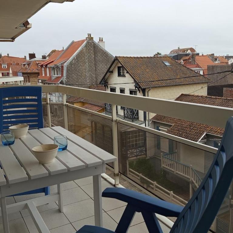 Appartement plein centre à 300m de la plage - One-Bedroom Apartment - 3