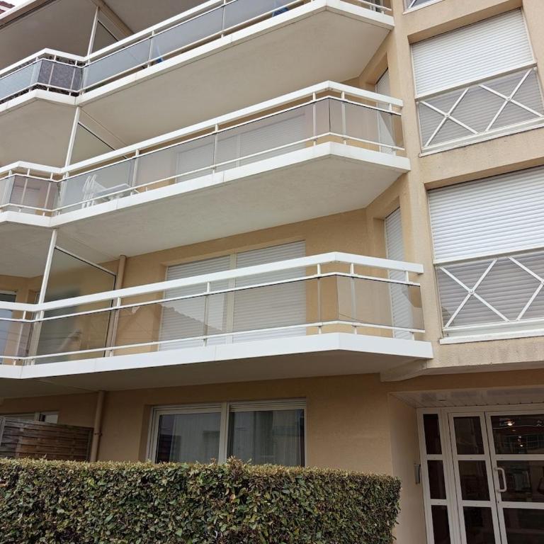 Appartement plein centre à 300m de la plage - One-Bedroom Apartment - 8