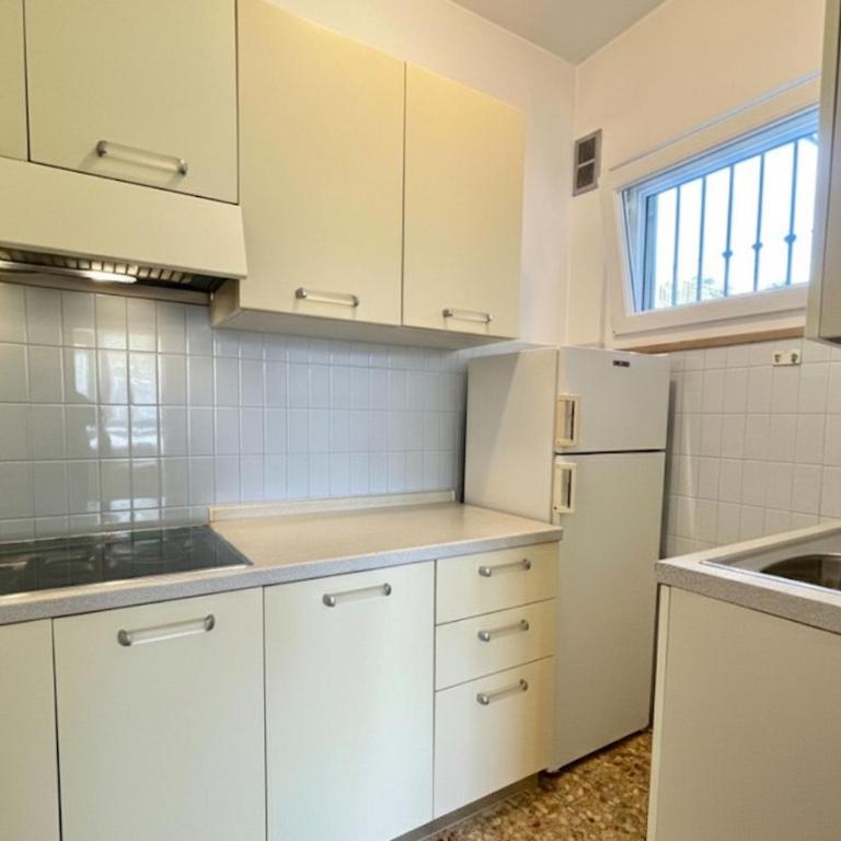 Comfortable villa near the beach - Villa - 6