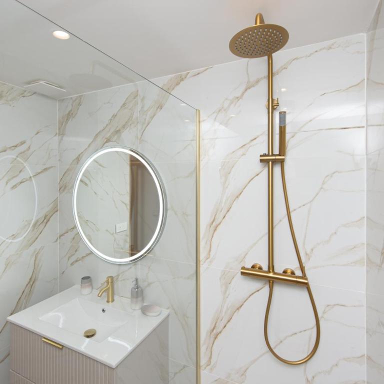 FELIX FAURE - Somptueux 3 pièces - Carré d'Or Menton - PARKING - Apartment mit 2 Schlafzimmern - 22