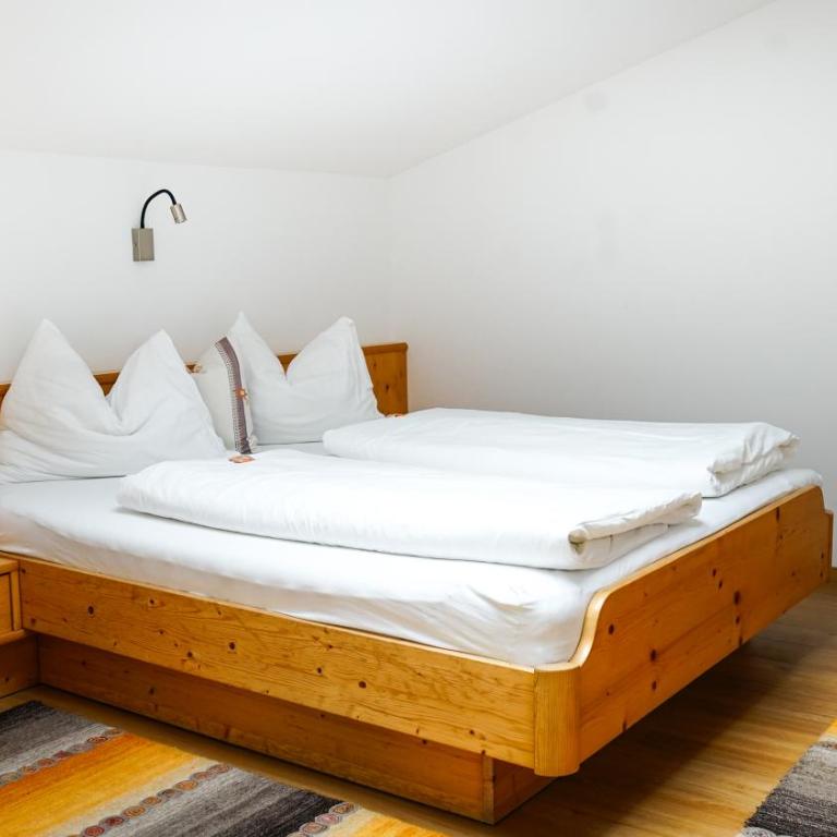 Hotel Garni Schieferle - Zimmer mit Queensize-Bett - 4