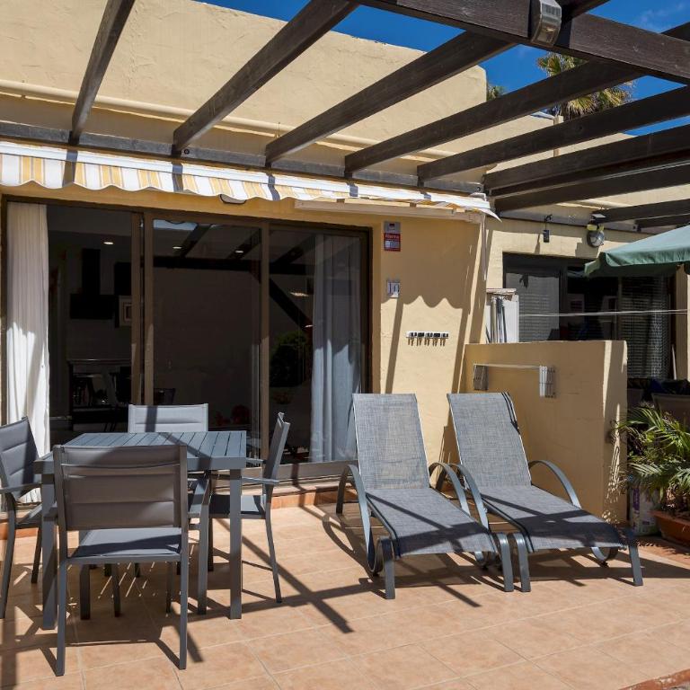 Home2Book Apt in Corralejo with Pool Terrace - Two-Bedroom Apartment - 4