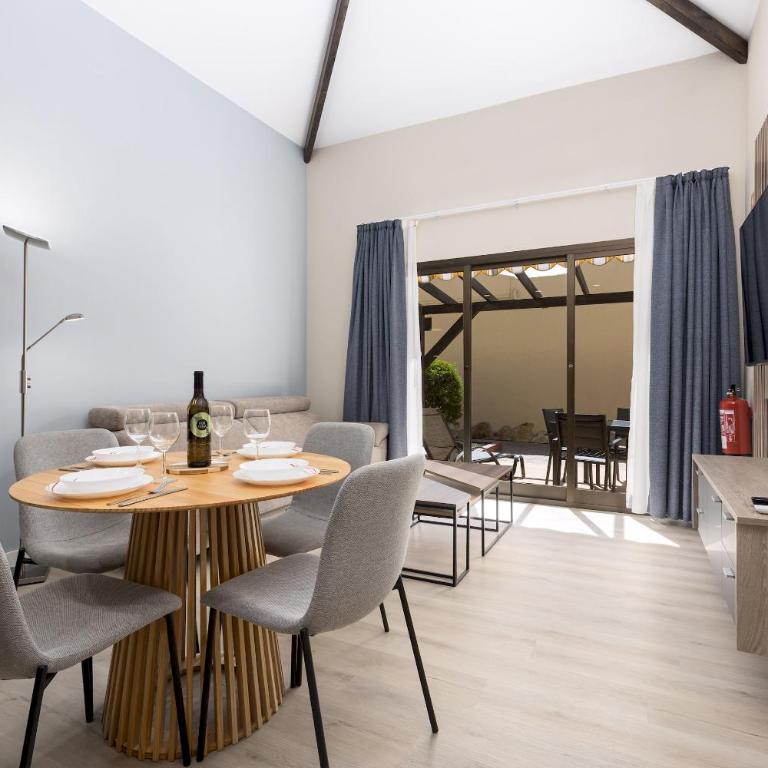 Home2Book Apt in Corralejo with Pool Terrace - Two-Bedroom Apartment - 7