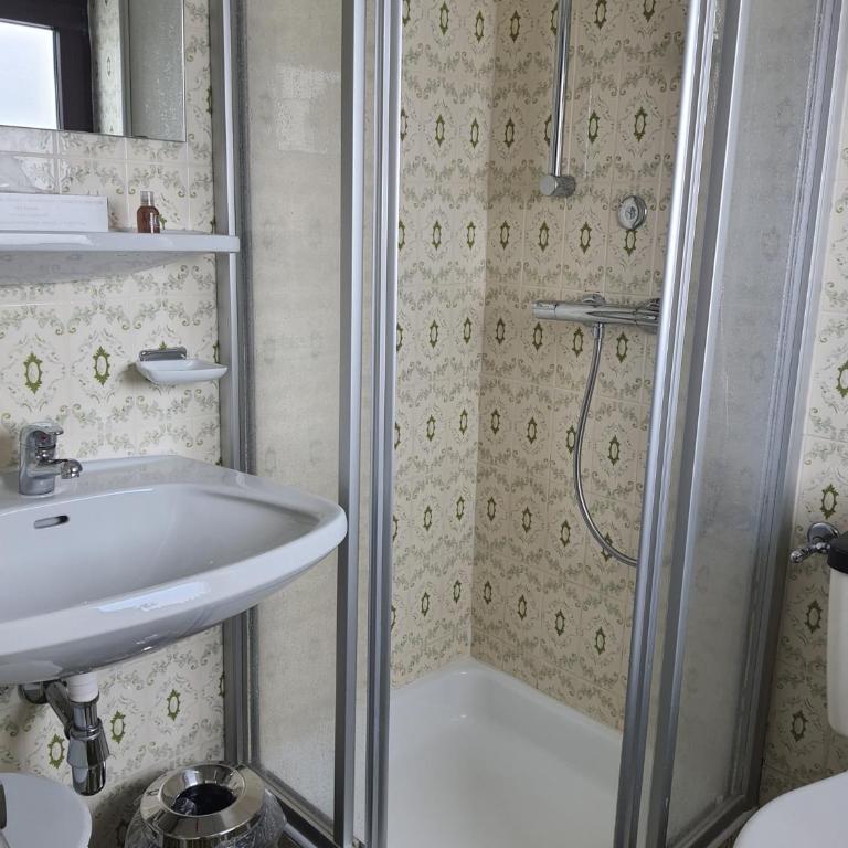 Hotel Garni Schieferle - Standard Doppelzimmer mit Balkon - 6