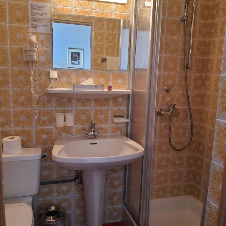 Hotel Garni Schieferle - Standard Doppelzimmer mit Balkon - 5