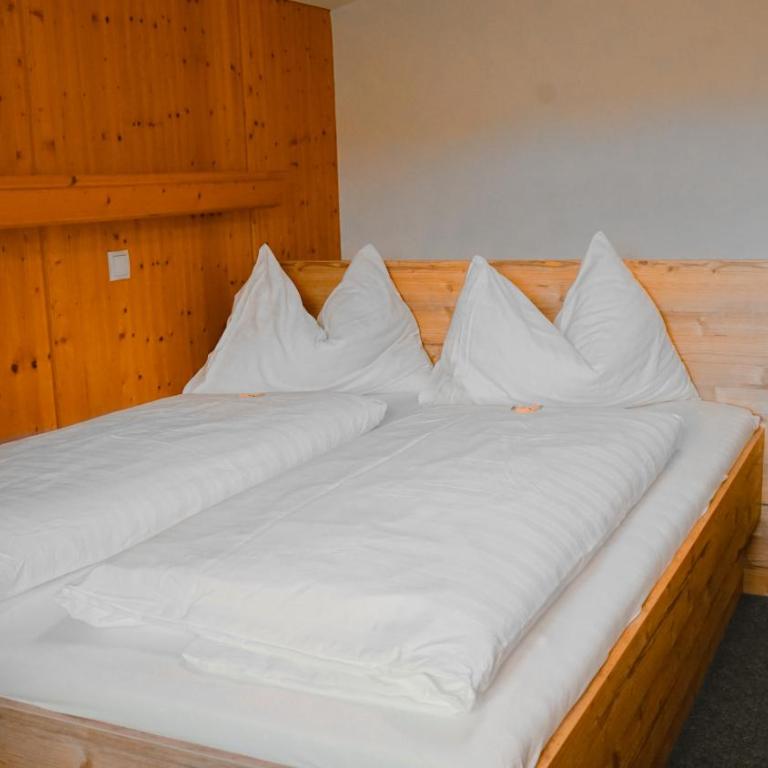 Hotel Garni Schieferle - Zimmer mit Queensize-Bett - 5