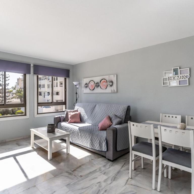 Acogedor apartamento con piscina y terraza, cerca del mar - One-Bedroom Apartment - 12