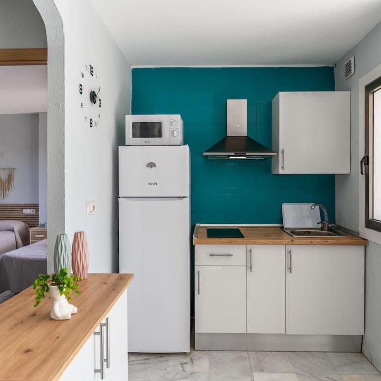 Acogedor apartamento con piscina y terraza, cerca del mar - One-Bedroom Apartment - 5