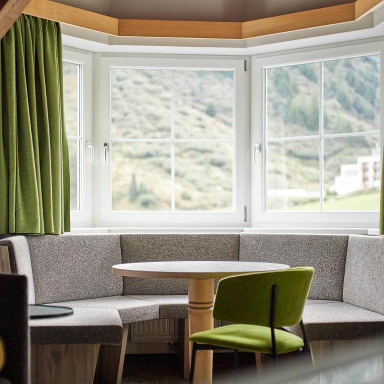 Hotel Alpenaussicht Obergurgl - Apartment mit 1 Schlafzimmer und Balkon - 3