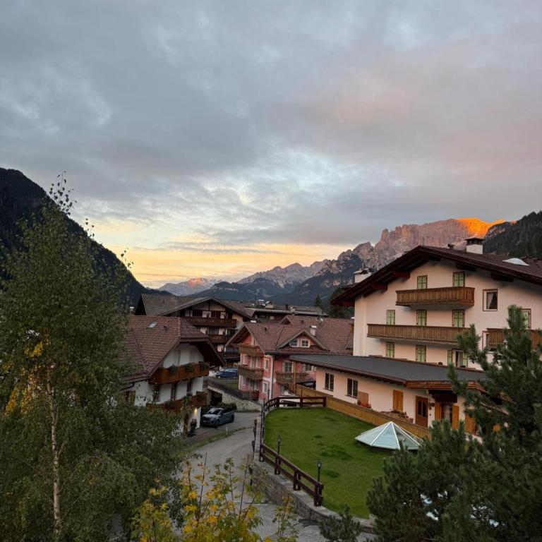 Elegante Appartamento in Campitello fi Fassa - Two-Bedroom Apartment - 16