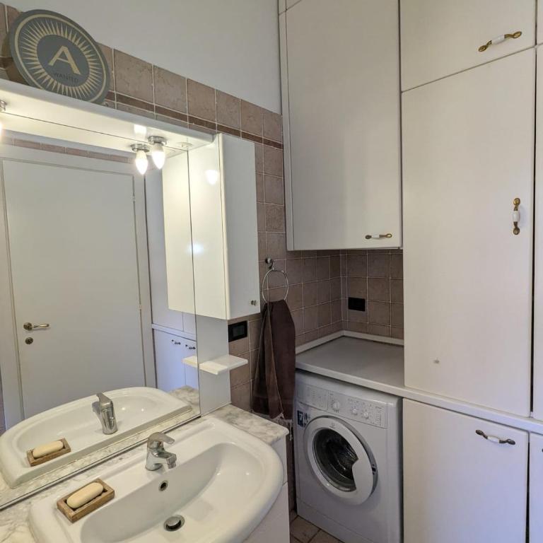 Charming studio apartment with balcony - Porta Romana - Appartamento con 1 Camera da Letto - 22