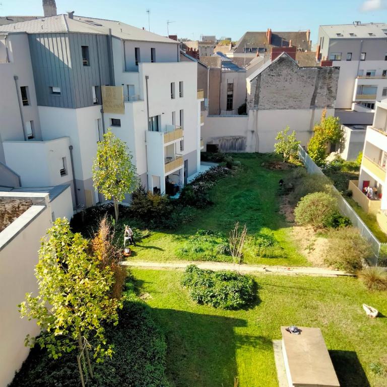 Chambre d'hôtes Coeur de Maine - Chambre Double avec Salle de Bains Privative - 12