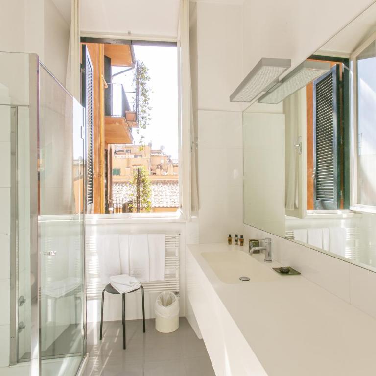 Rome Central Suite via Vittoria - Appartamento Deluxe con 2 Camere da Letto e Balcone - 2