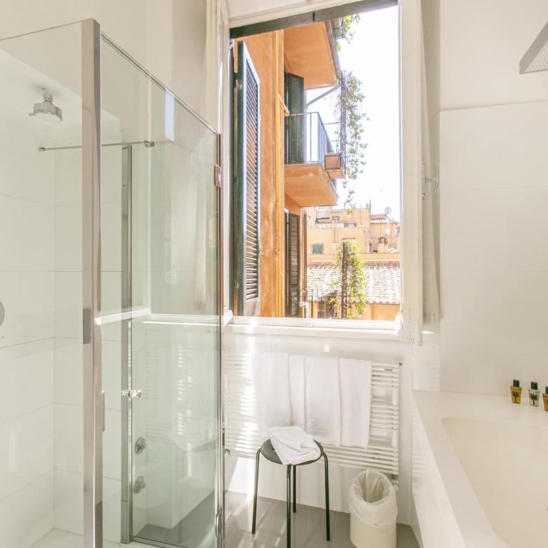 Rome Central Suite via Vittoria - Appartamento Deluxe con 2 Camere da Letto e Balcone - 6