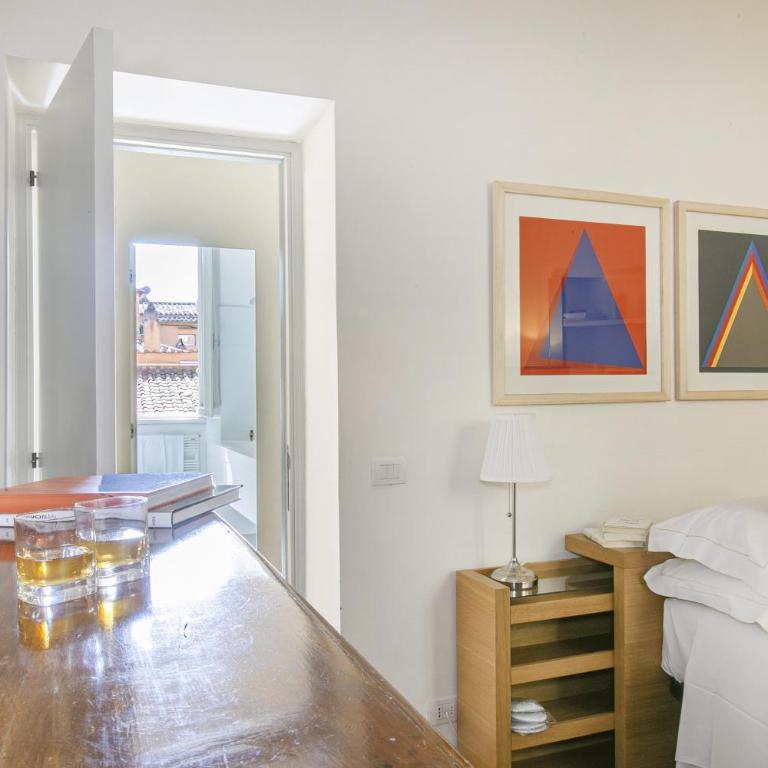 Rome Central Suite via Vittoria - Appartamento Deluxe con 2 Camere da Letto e Balcone - 3