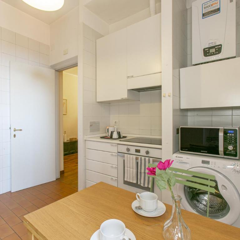 Rome Central Suite via Vittoria - Appartamento Deluxe con 2 Camere da Letto e Balcone - 8