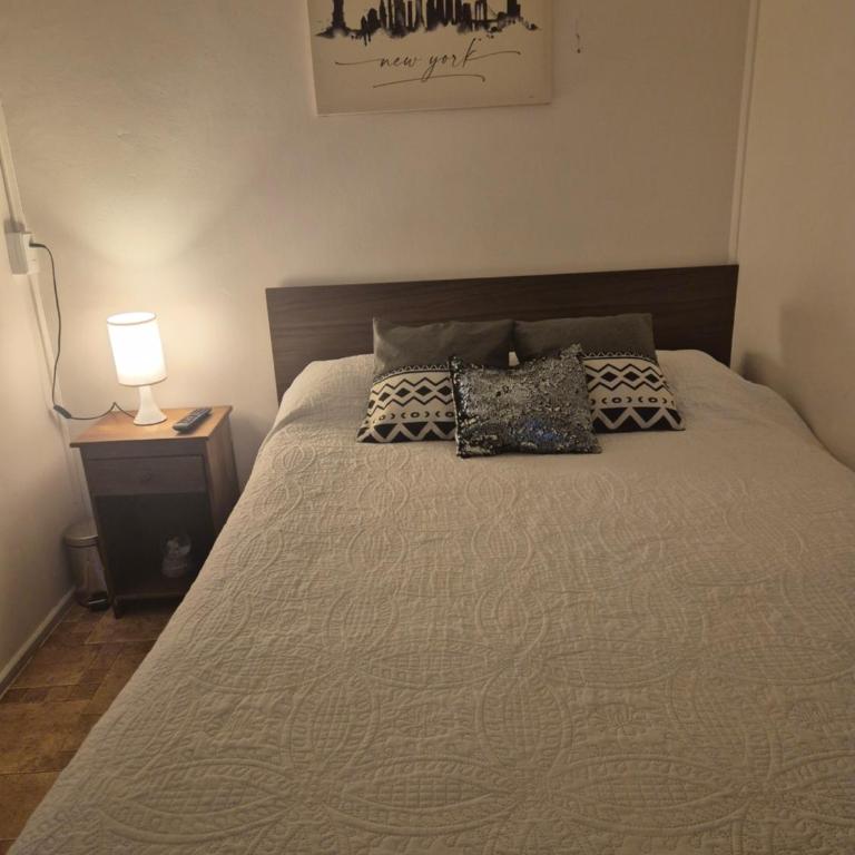 Alojamiento Emilia House y camping - Standard Double Room with Shared Bathroom - 17
