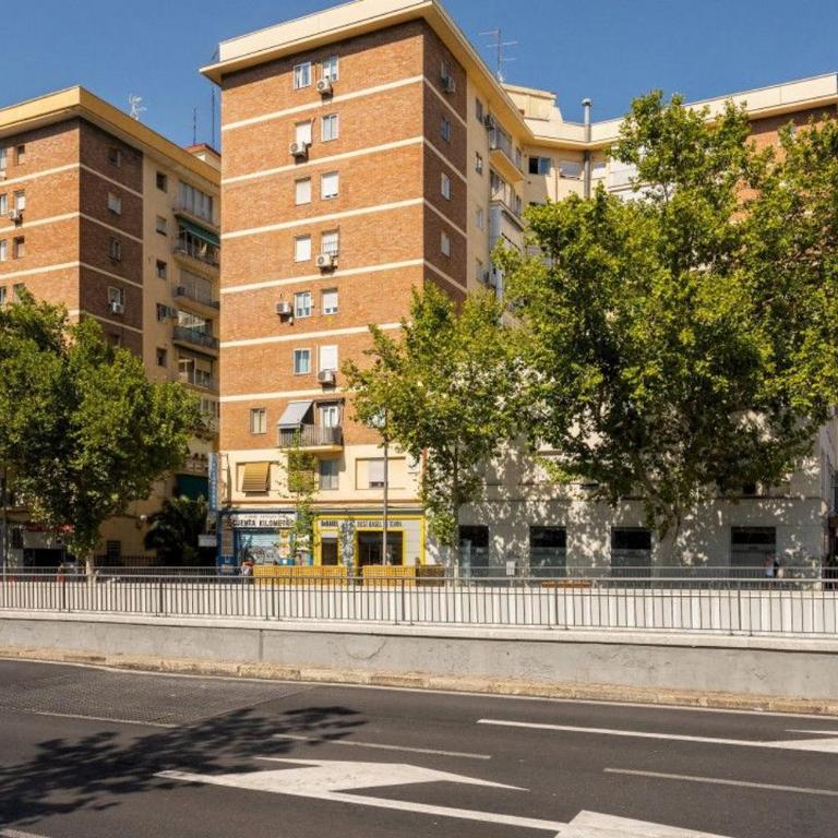 Spacious Bright-3Bedrooms 2Bathrooms-Av. America - Three-Bedroom Apartment - 22