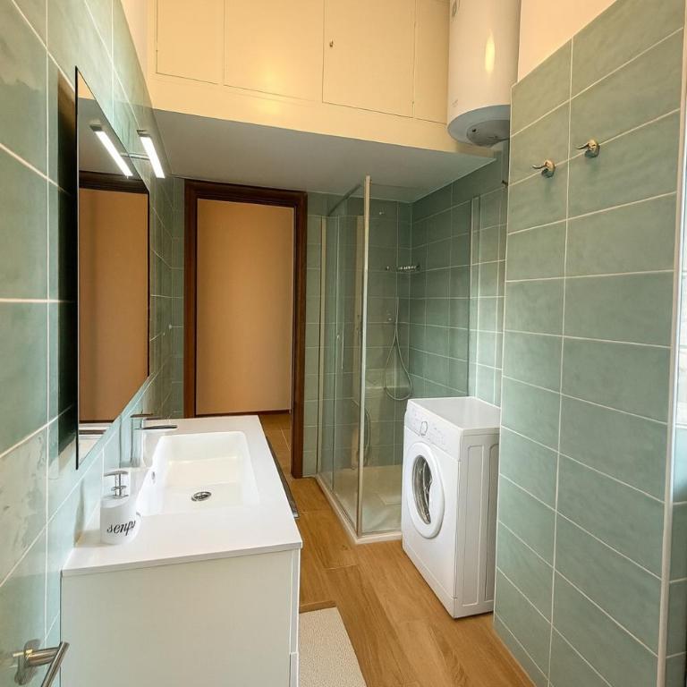 èROMA COLOMBO APARTMENT - Three-Bedroom Apartment - 11