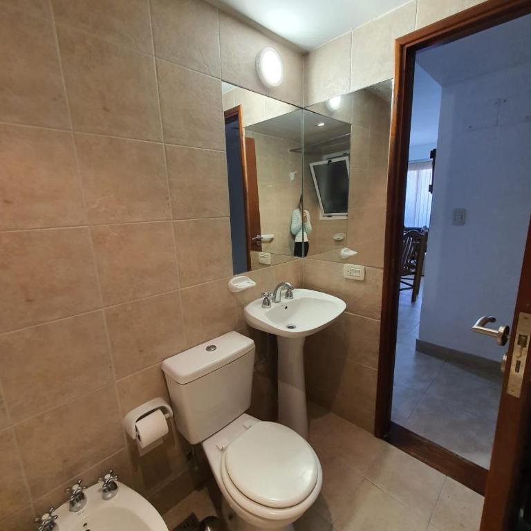Edificio Junin - Three-Bedroom Apartment - 4