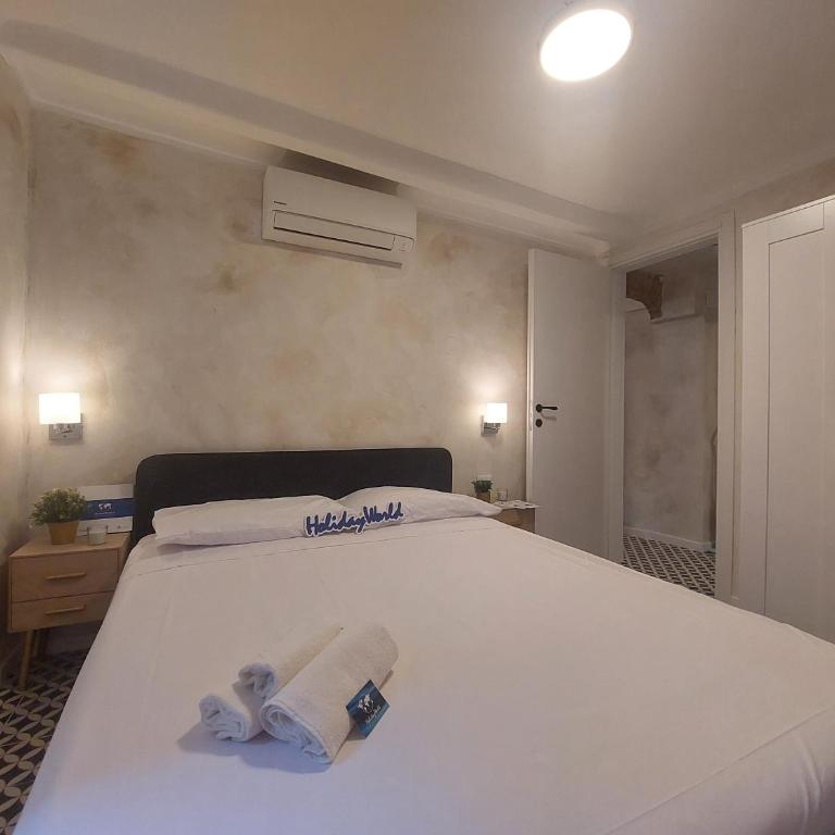 La Tana di Edo by Holiday World - One-Bedroom Apartment - 11