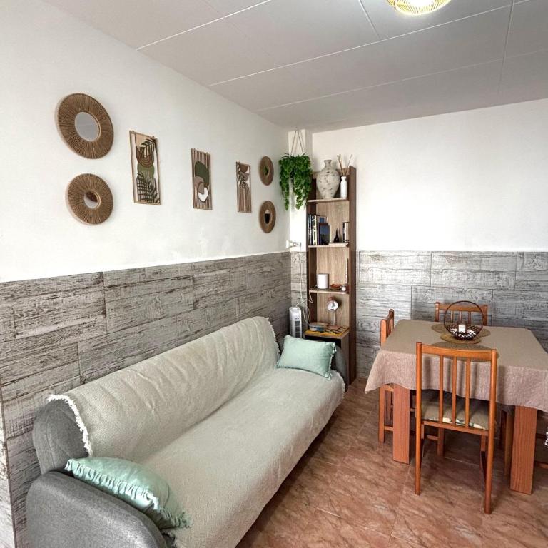 Casa rústica y luminosa - One-Bedroom House - 6