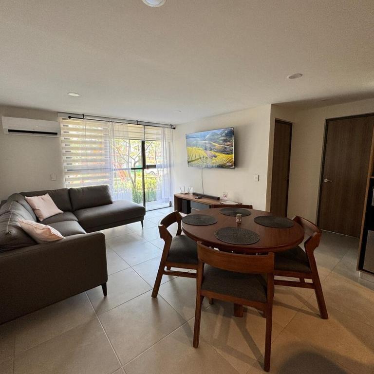 Hermoso Departamento Comodo y moderno - Two-Bedroom Apartment - 1