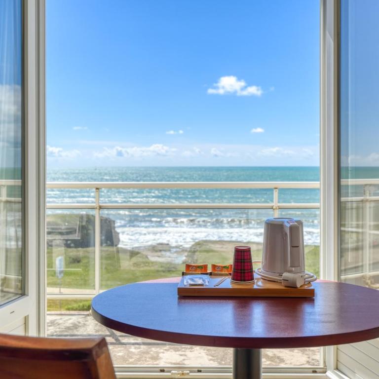 Hotel La Corniche - Front de Mer - Chambre Quadruple avec Balcon - 7