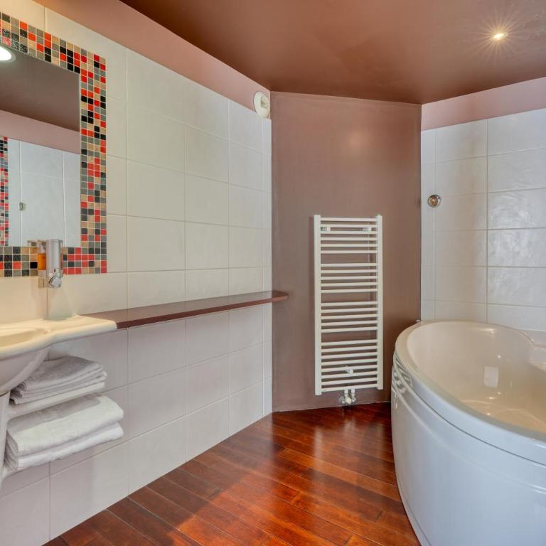Hotel La Corniche - Front de Mer - Chambre Quadruple avec Balcon - 9