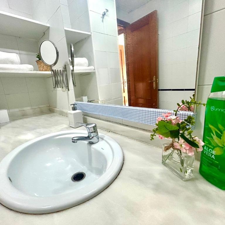 GATU PREMIUM Villa Isabel TERRAZA,PARKING,1ºLINEA PLAYA,WIFI,VISTA AL MAR - Apartamento con vistas al mar - 14