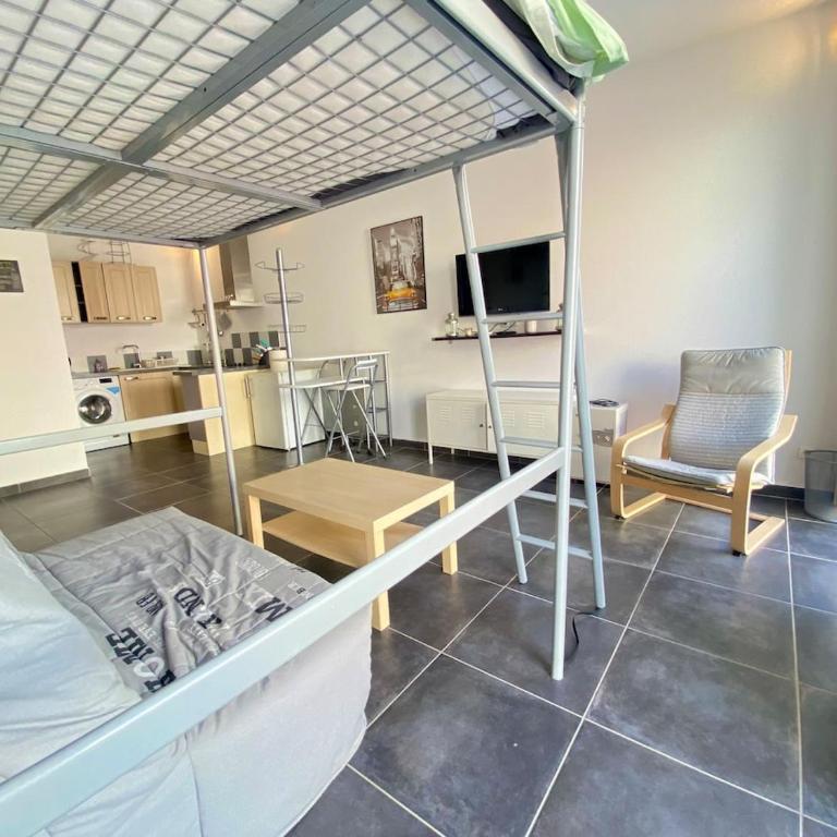 Bel Appartement Avec Parking à 2 pas et Climatisation - Apartment mit 1 Schlafzimmer - 9