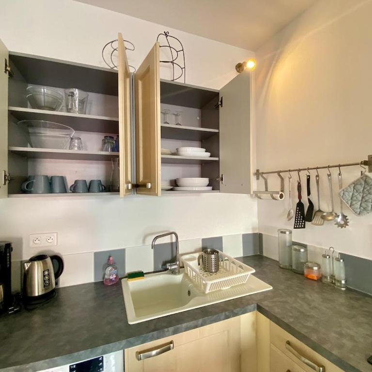 Bel Appartement Avec Parking à 2 pas et Climatisation - Apartment mit 1 Schlafzimmer - 13