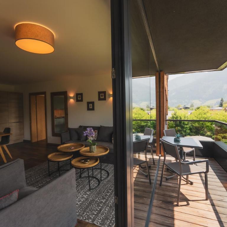 Schönblick Residence Apartments - 600m air line to AREIT gondel station - Apartment mit 2 Schlafzimmern mit Balkon und Bergblick - Top 14 - 2