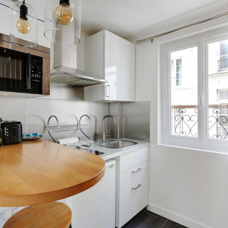 Modern studio in the heart of Paris - Residence - Superior Studio - 6