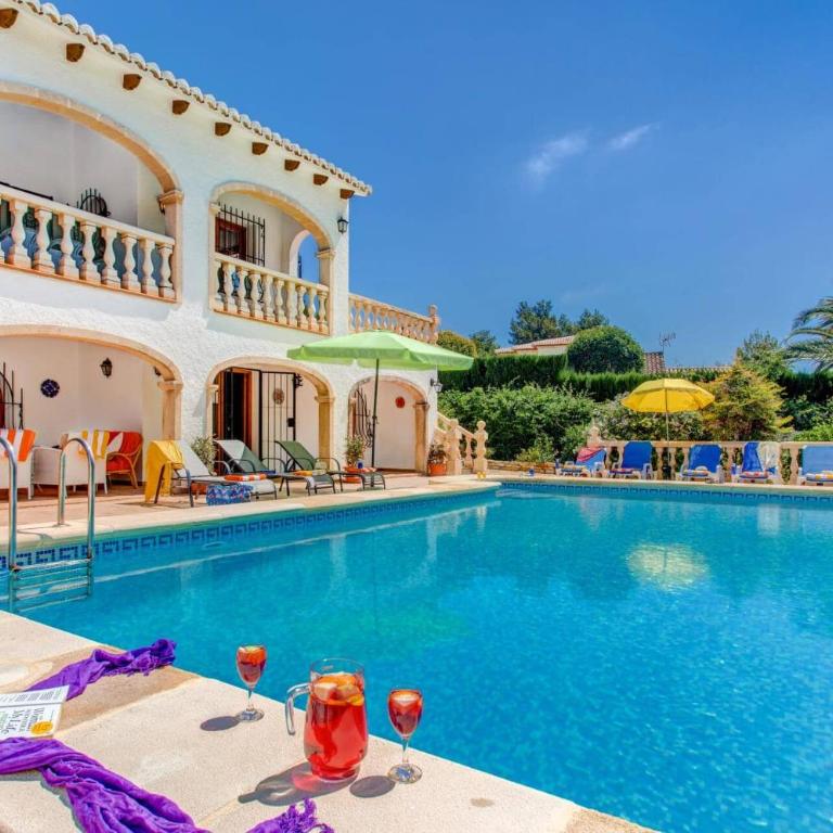 Villa Enzo by Villa Plus - Villa - 2