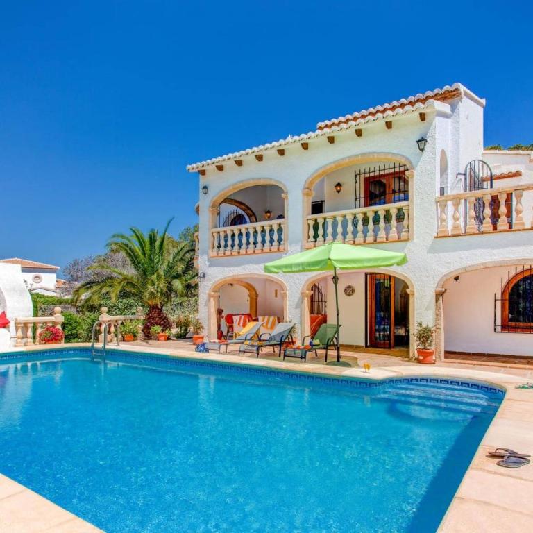 Villa Enzo by Villa Plus - Villa - 13