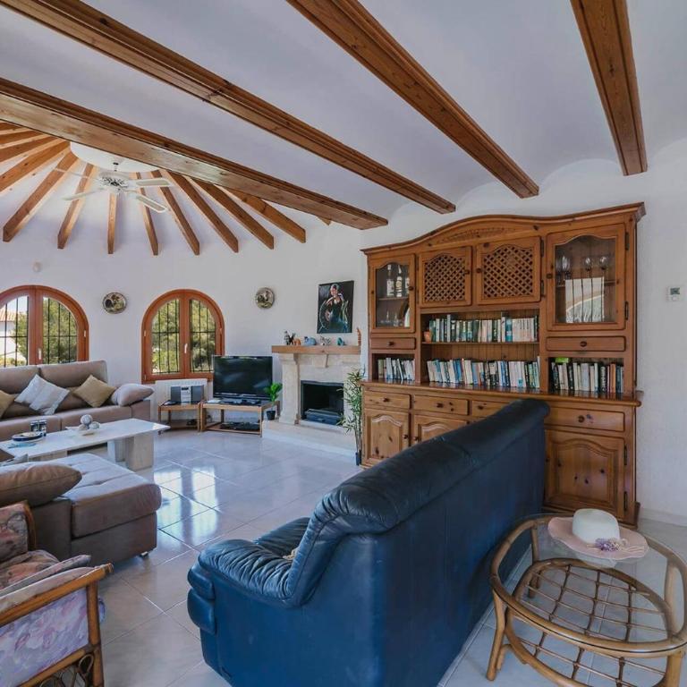Villa Enzo by Villa Plus - Villa - 20