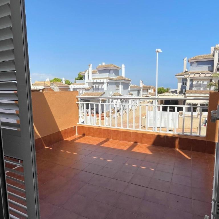 Preciosa casa con patio R54 by Novadesta - Three-Bedroom House - 18