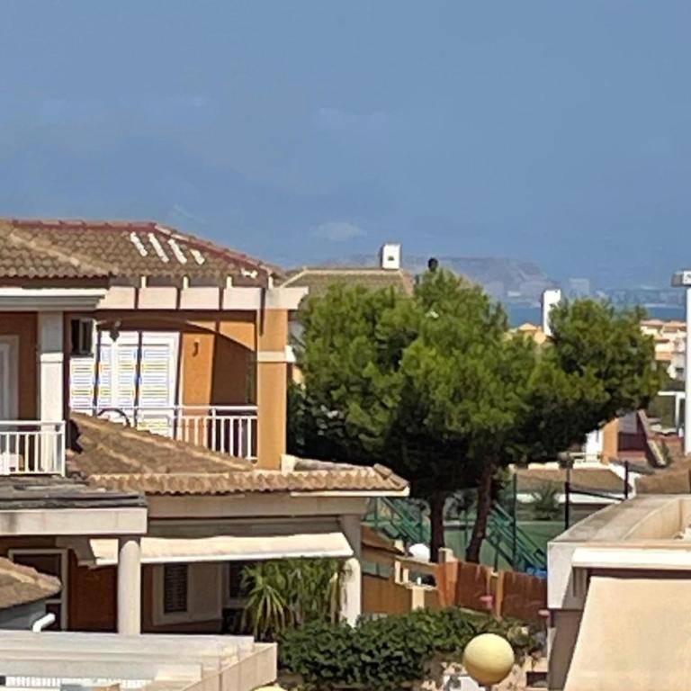 Preciosa casa con patio R54 by Novadesta - Three-Bedroom House - 19