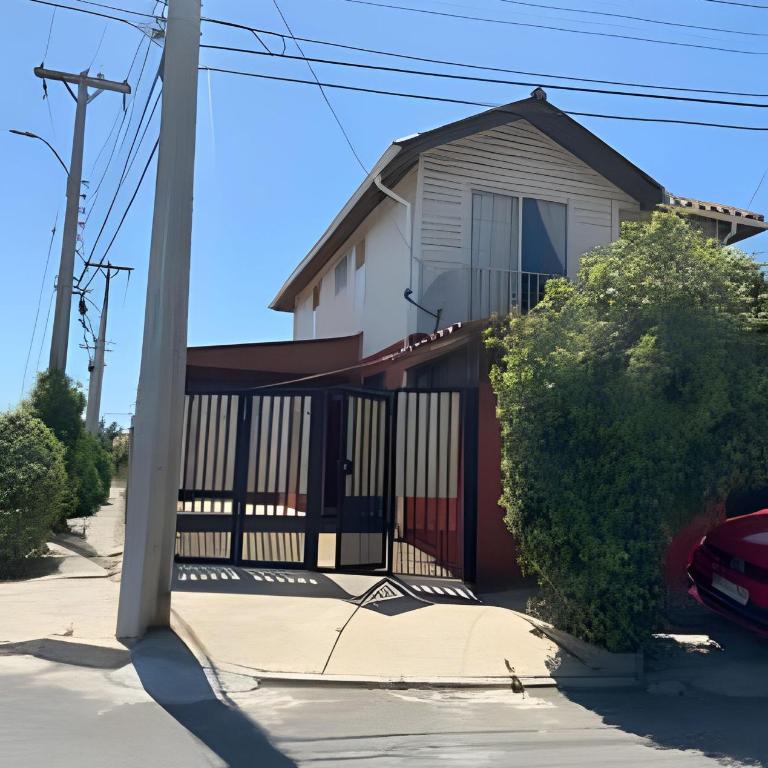 Beautiful and spacious family house - Four-Bedroom House - 34