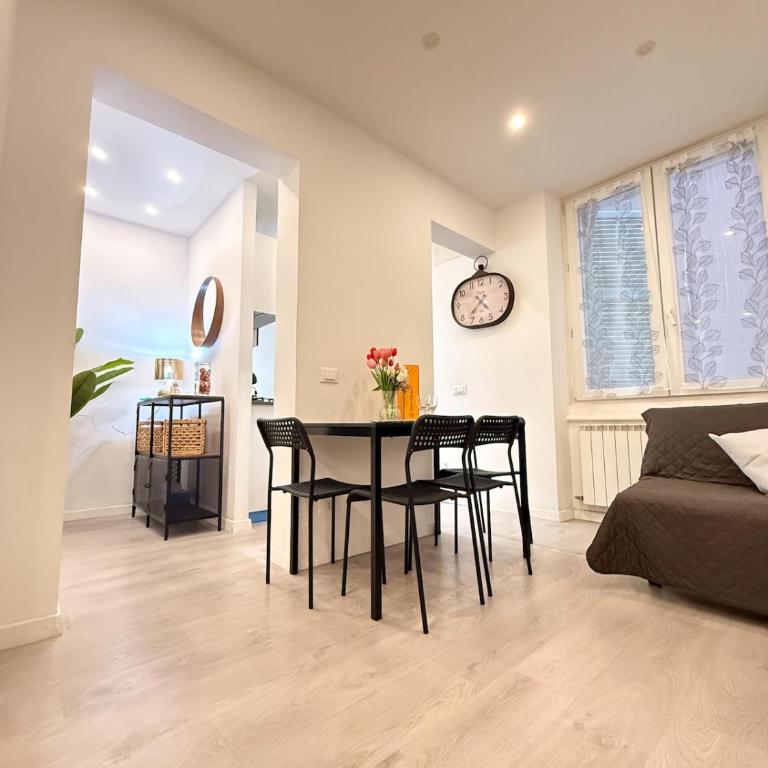 Casa Patry B&B - Suite vicina a Stazione, Acquario, Rolli e Università di Genova - Appartamento con 2 Camere da Letto - 1
